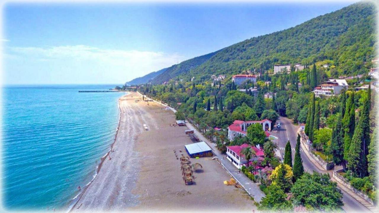 Calipso Sea Hotel Gagra Buitenkant foto