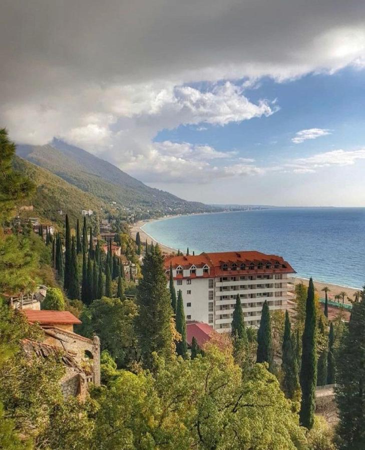 Calipso Sea Hotel Gagra Buitenkant foto
