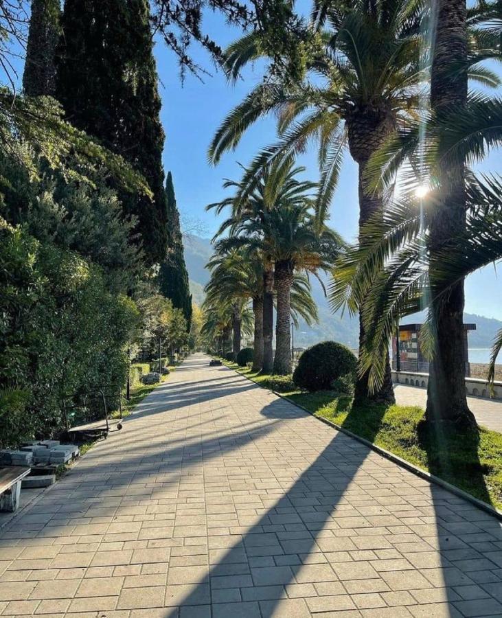 Calipso Sea Hotel Gagra Buitenkant foto